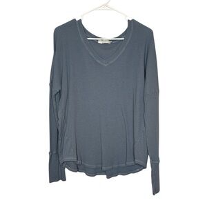 Mododoc Long Sleeve Blue Thermal V-Neck Top Size Medium